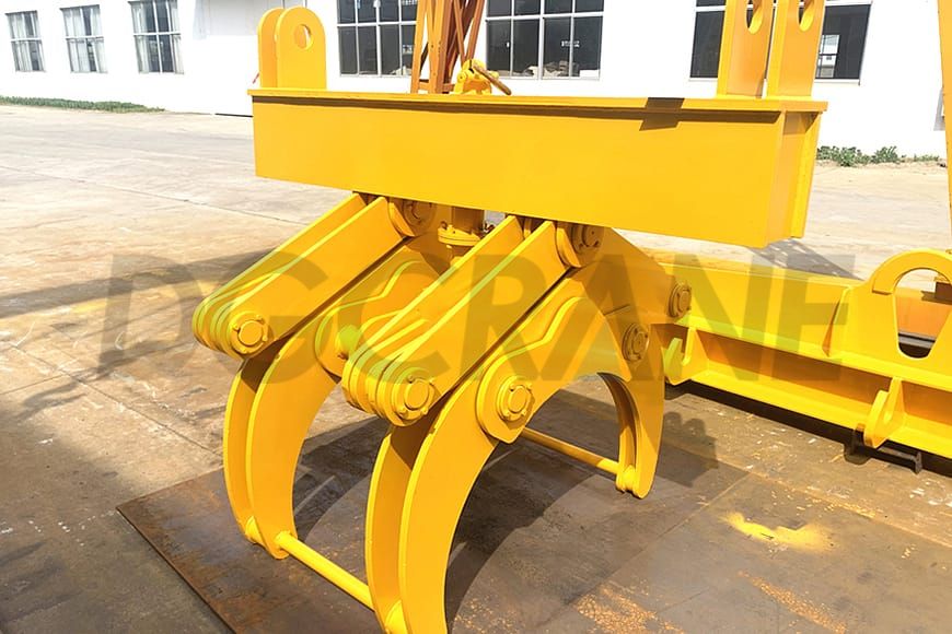 Pipe lifting clamp