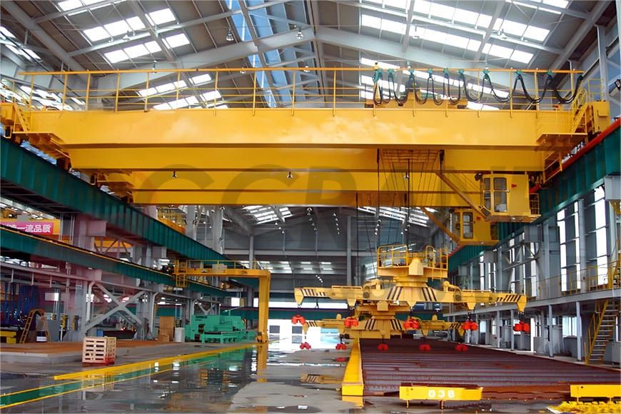 Lower rotating beam overhead crane