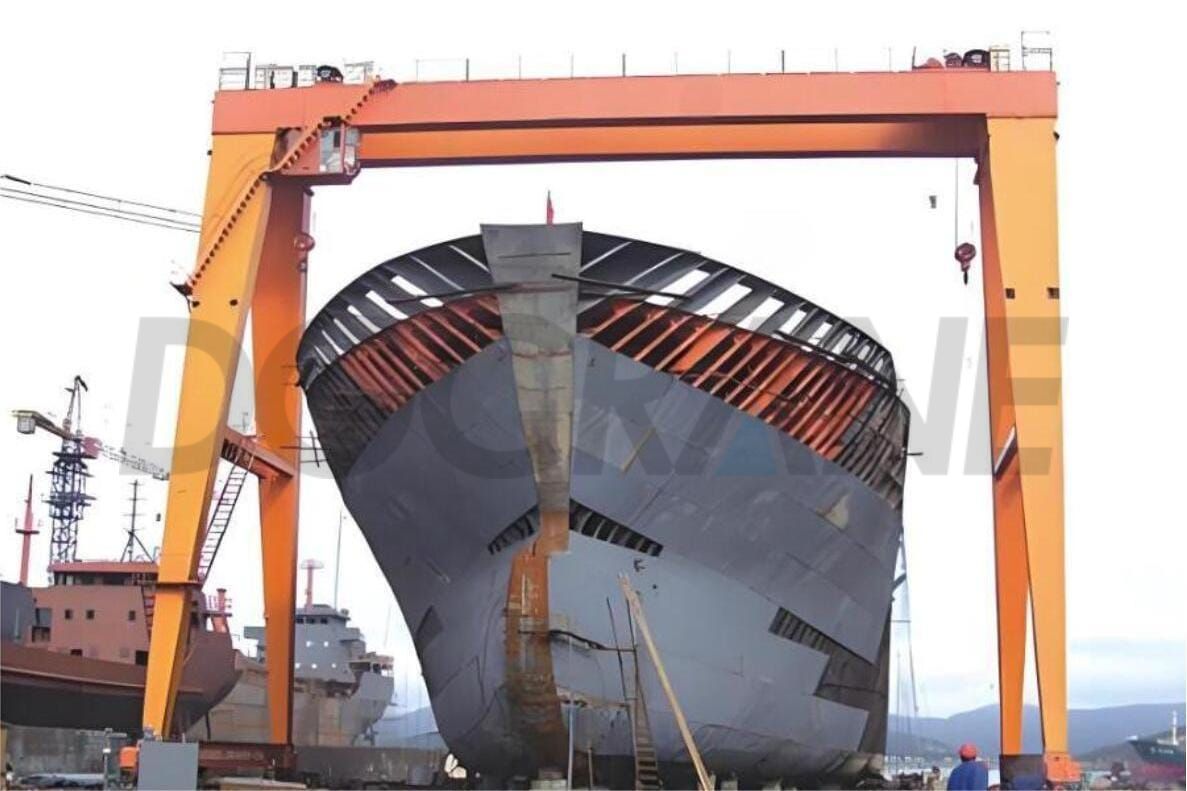 Shipyard gantry cranes the horizontal trolley