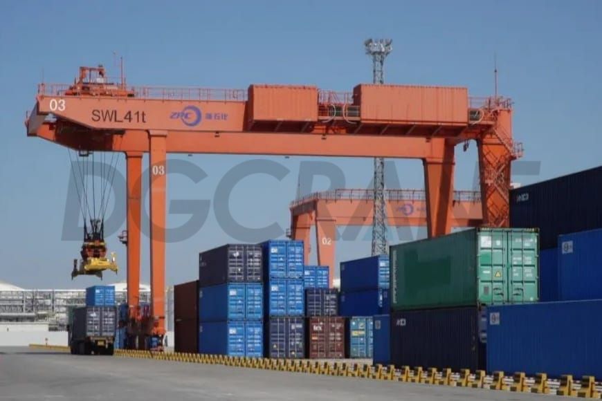 झेजियांग पेट्रोकेमिकल - स्वचालित रेल माउंटेड कंटेनर गैन्ट्री क्रेन 2