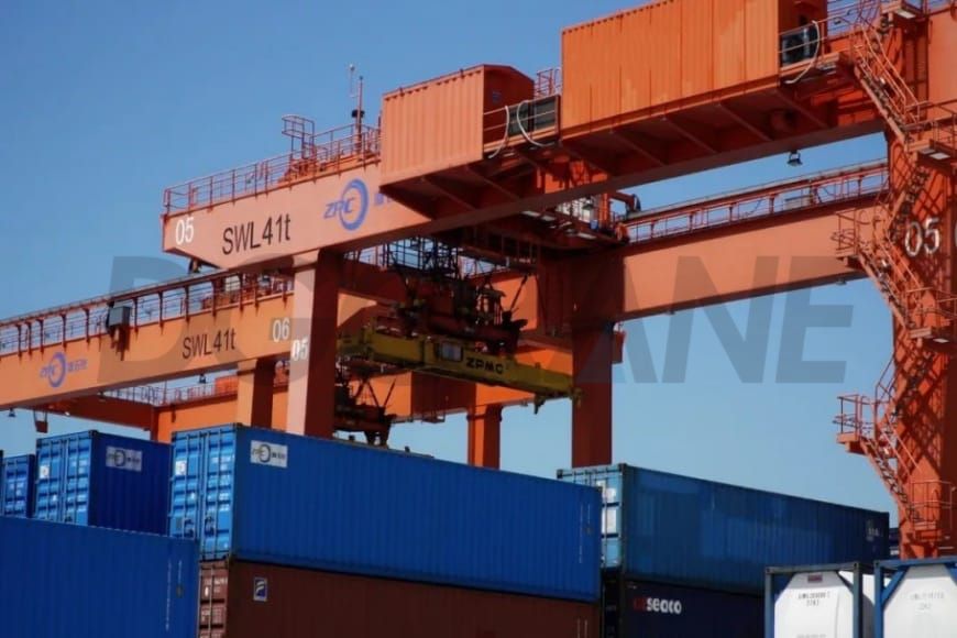 झेजियांग पेट्रोकेमिकल - स्वचालित रेल माउंटेड कंटेनर गैन्ट्री क्रेन 3