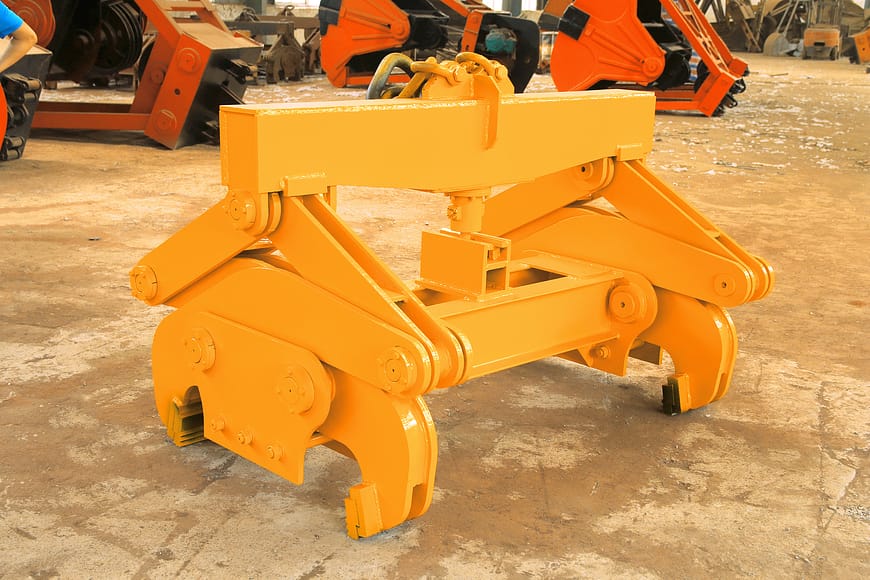 Clamp spreader