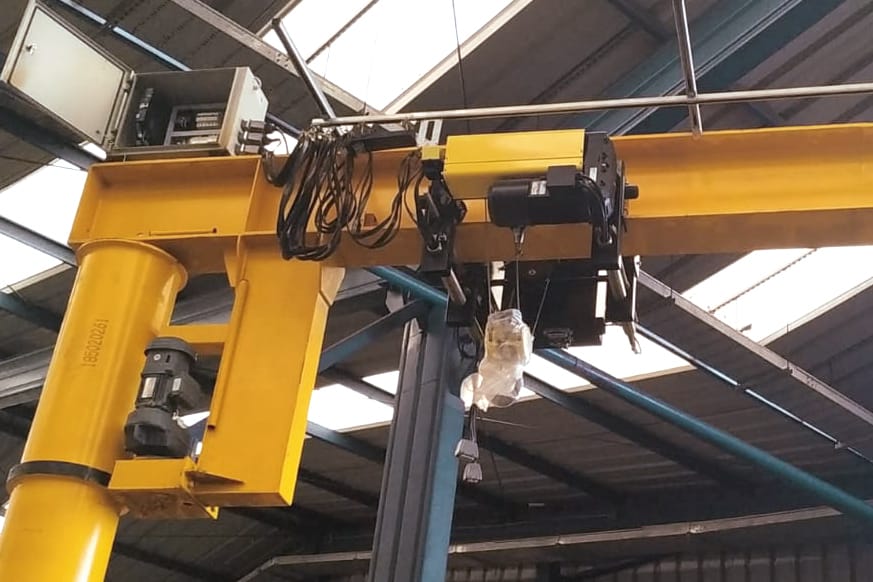 Uri ng European wire rope hoist at electric control unit