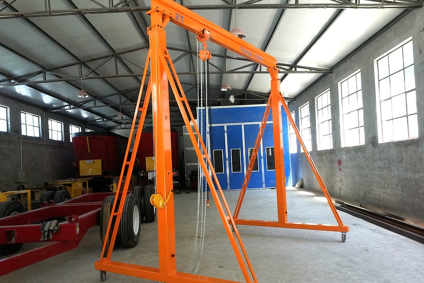 Portable gantry crane 2